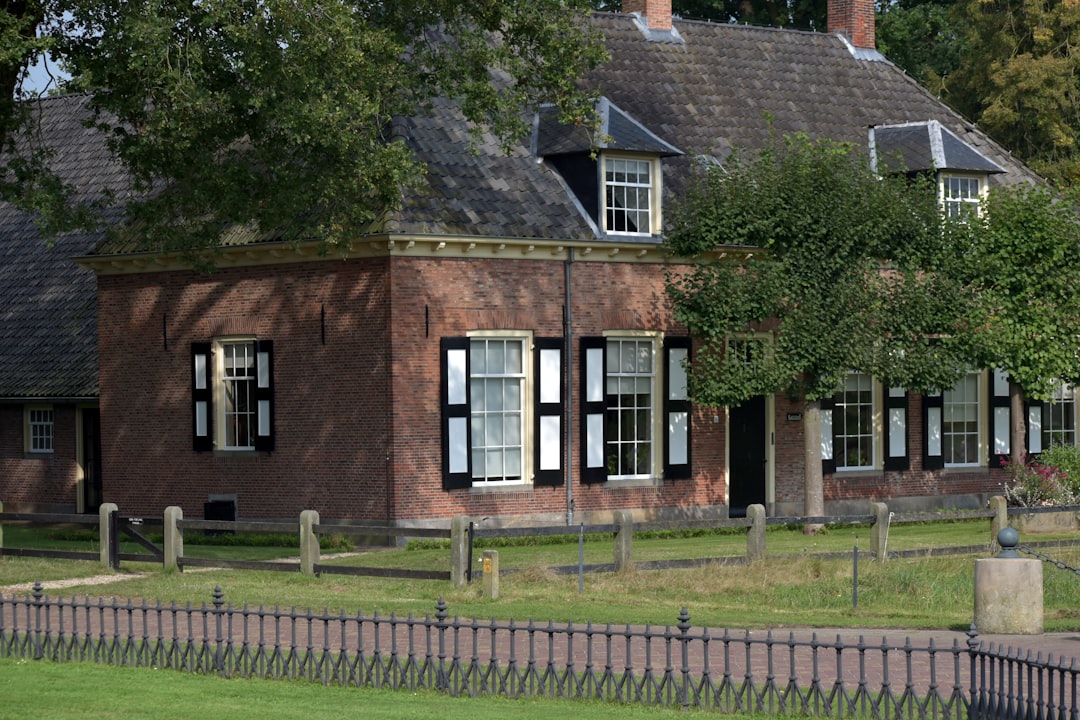 Nieuwe staatscommissie onderzoekt ingrijpen in gezinnen